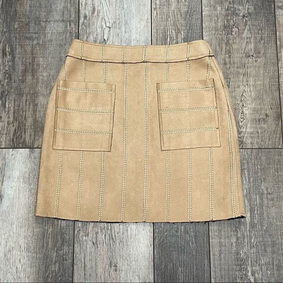 She + Sky Tan Camel Faux Suede Raw Hem Mini Skirt Size Small - Picture 2 of 11